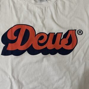 Deus Ex Machina t shirt xl. White Short Sleeved.